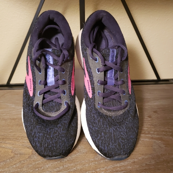 Size‎ 7 - Brooks Signal 3 Black - 120349-1B-088 - Picture 3 of 6